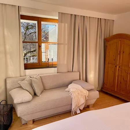 Lukaserhof Apartment *